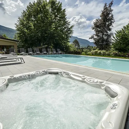 Hotell Vital Flora 4*