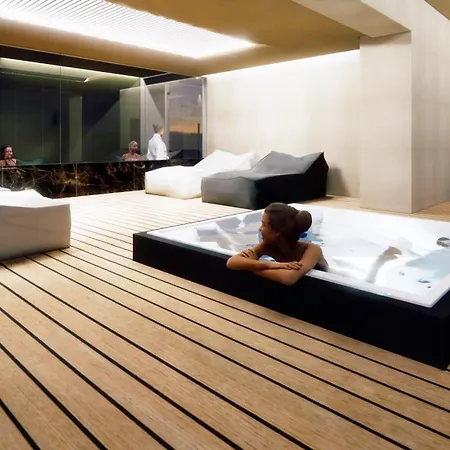 Hotell Vital Flora 4*