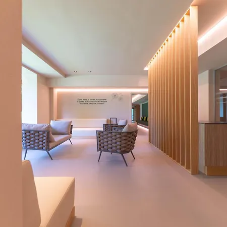 Hotell Vital Flora 4*