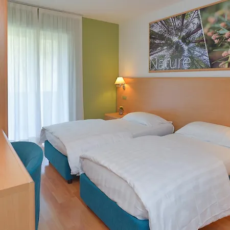 Hotell Vital Flora 4*